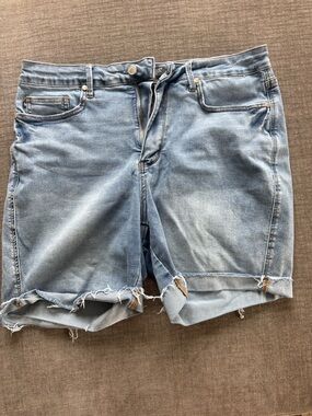 Judy Blue Light Wash Denim Cutoff Shorts